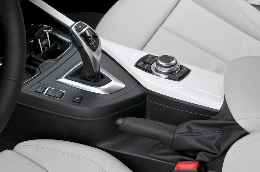  BMW 120d Urban Line 2011 года  (фото 23 из 193)